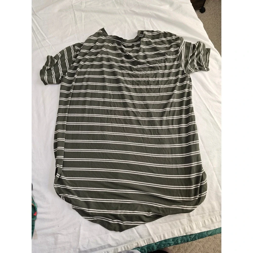 Time and Tru Olive Green‎ White Stripe V Neck Tunic Shirt Top Size 8 10 /0364